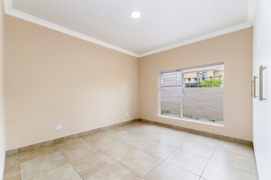 4 Bedroom Property for Sale in Menkenkop Western Cape